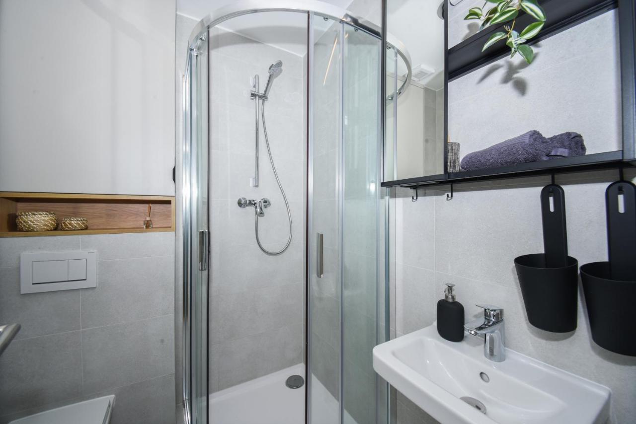 City Center Studio - Comfy & Modern Bratislava Exterior foto