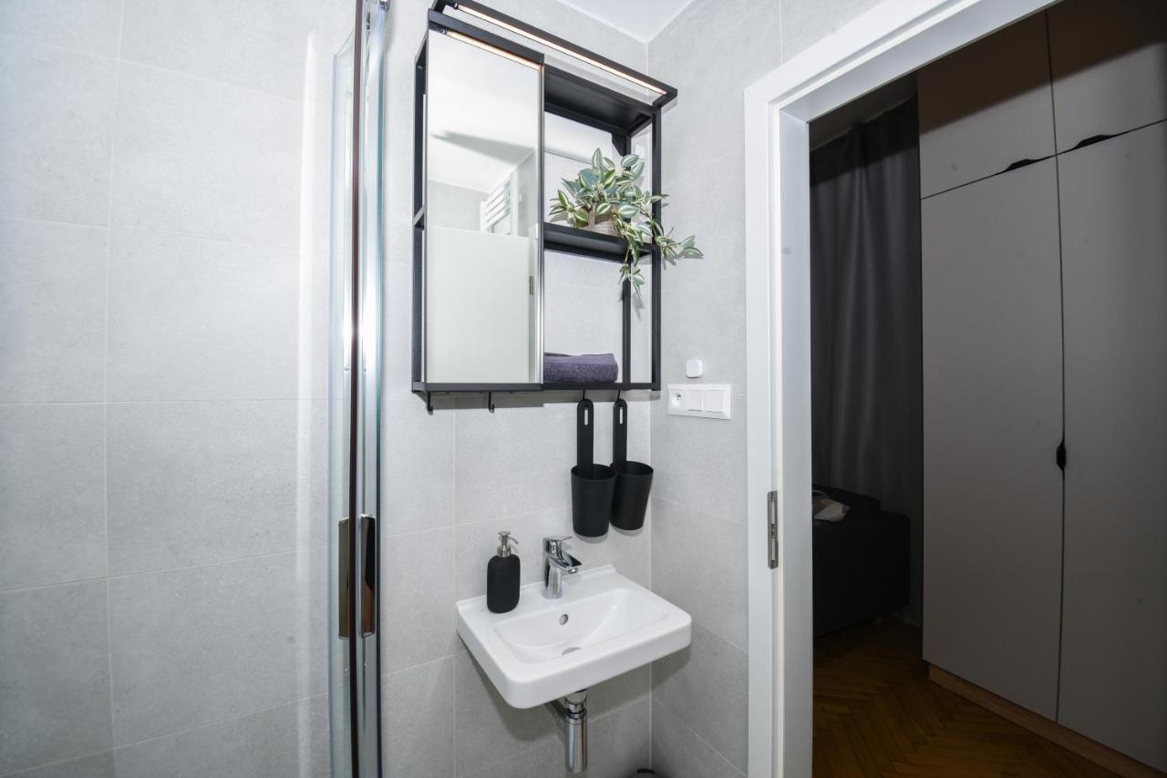City Center Studio - Comfy & Modern Bratislava Exterior foto