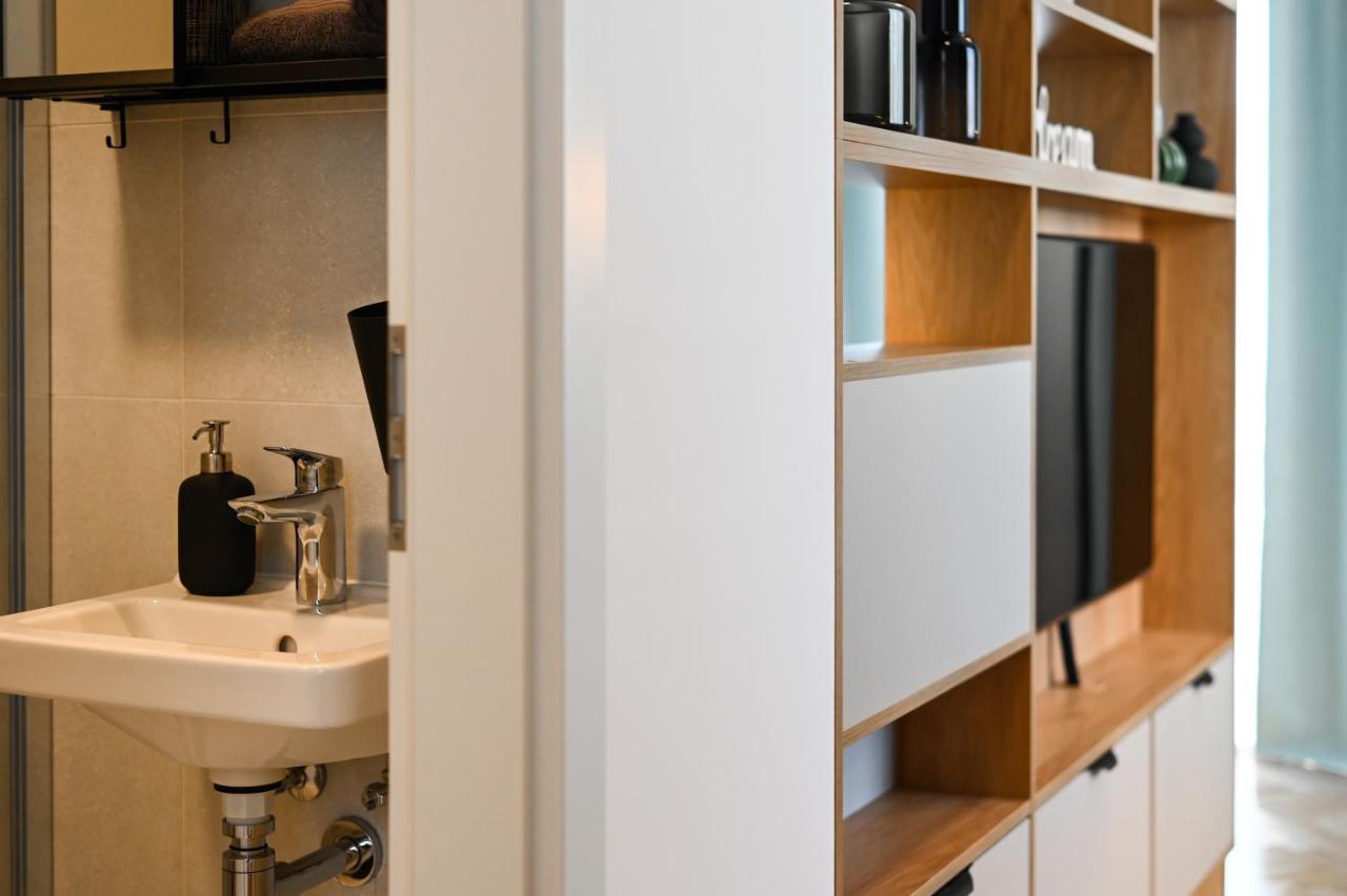 City Center Studio - Comfy & Modern Bratislava Exterior foto
