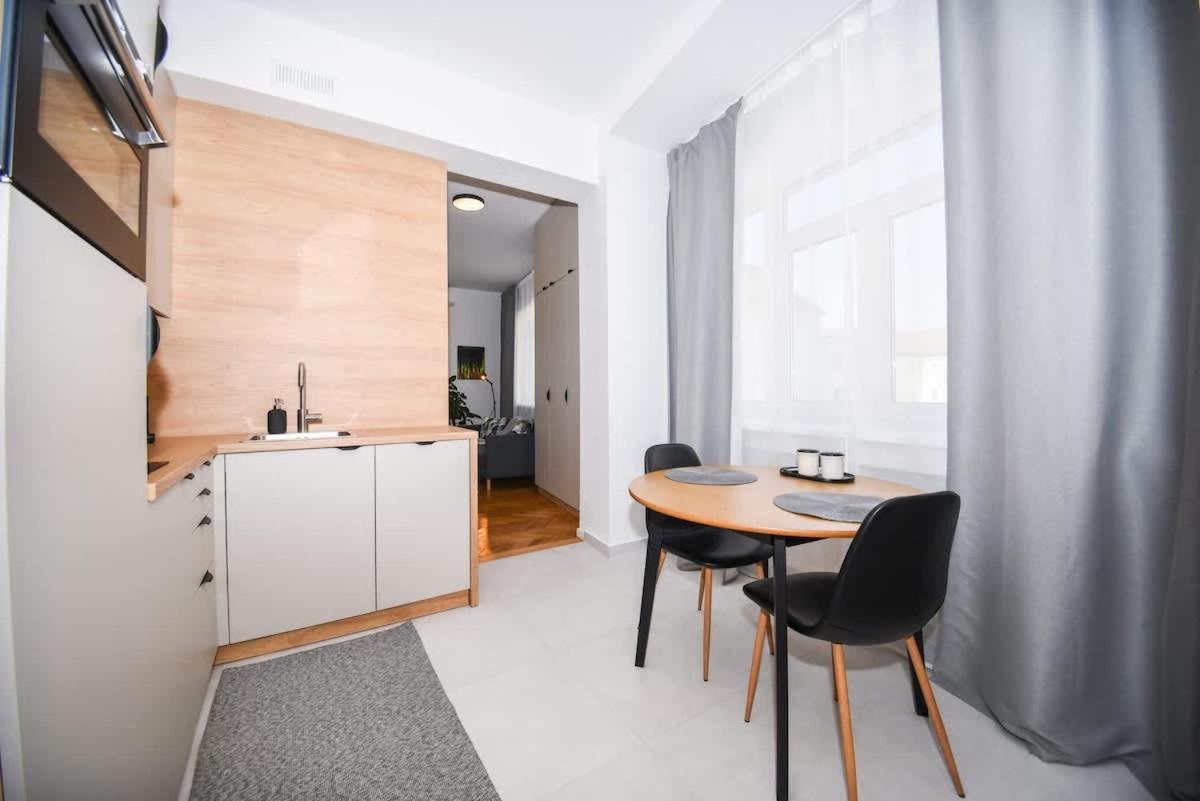 City Center Studio - Comfy & Modern Bratislava Exterior foto